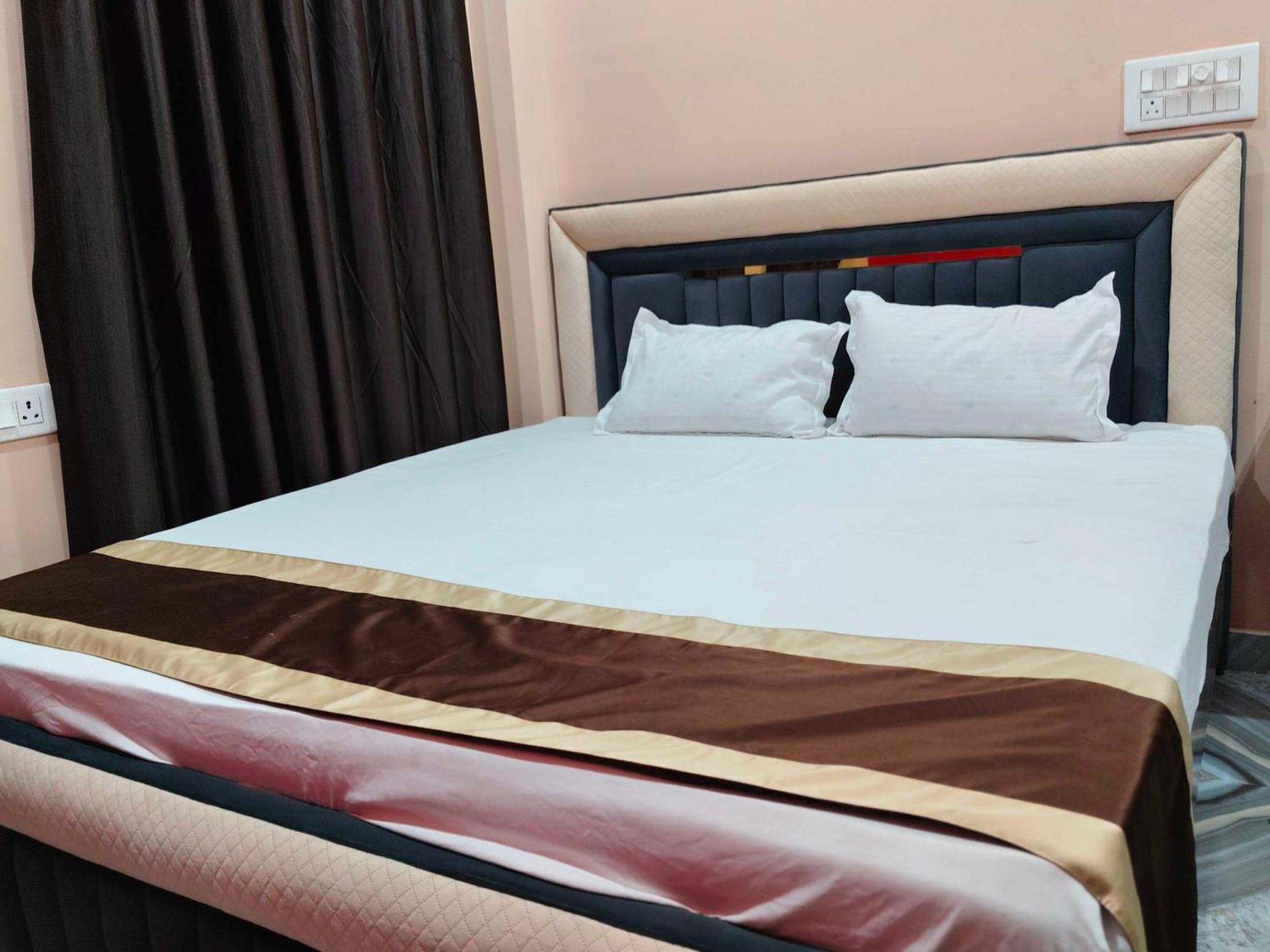 Hotel O The Lavish Landmark Danapur Ngoại thất bức ảnh